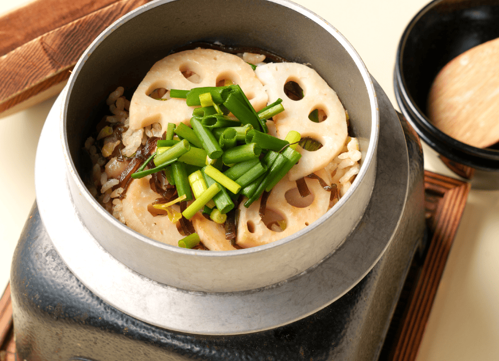 地どりと蓮根と牧石ネギの釜飯