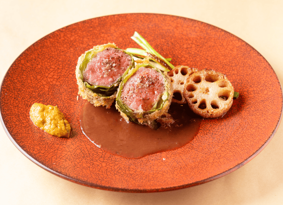 牧石ネギで包んだ和牛のカツレツ 焼きトマトと牧石ネギのピューレ添え